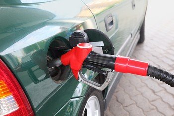  Депутаты обратились в ФАС по поводу растущих цен на топливо