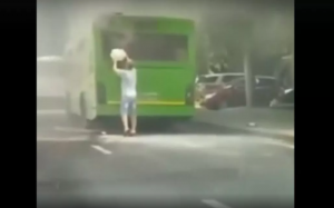 Пассажирский автобус загорелся в центре Воронежа