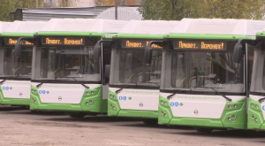 Автобус в Воронеже едва не переехал ребенка, двигаясь от остановки